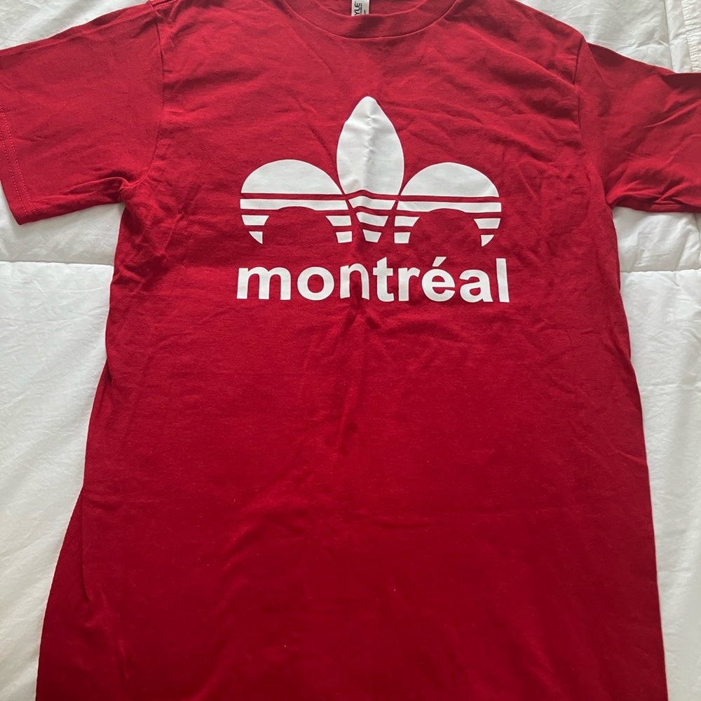 Alstyle Red Short Sleeve Tee with Fleur-de-Lis Design - never worn